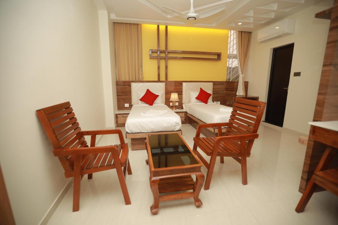 Sree Bharat Residency Hotell Alāndurai Exteriör bild