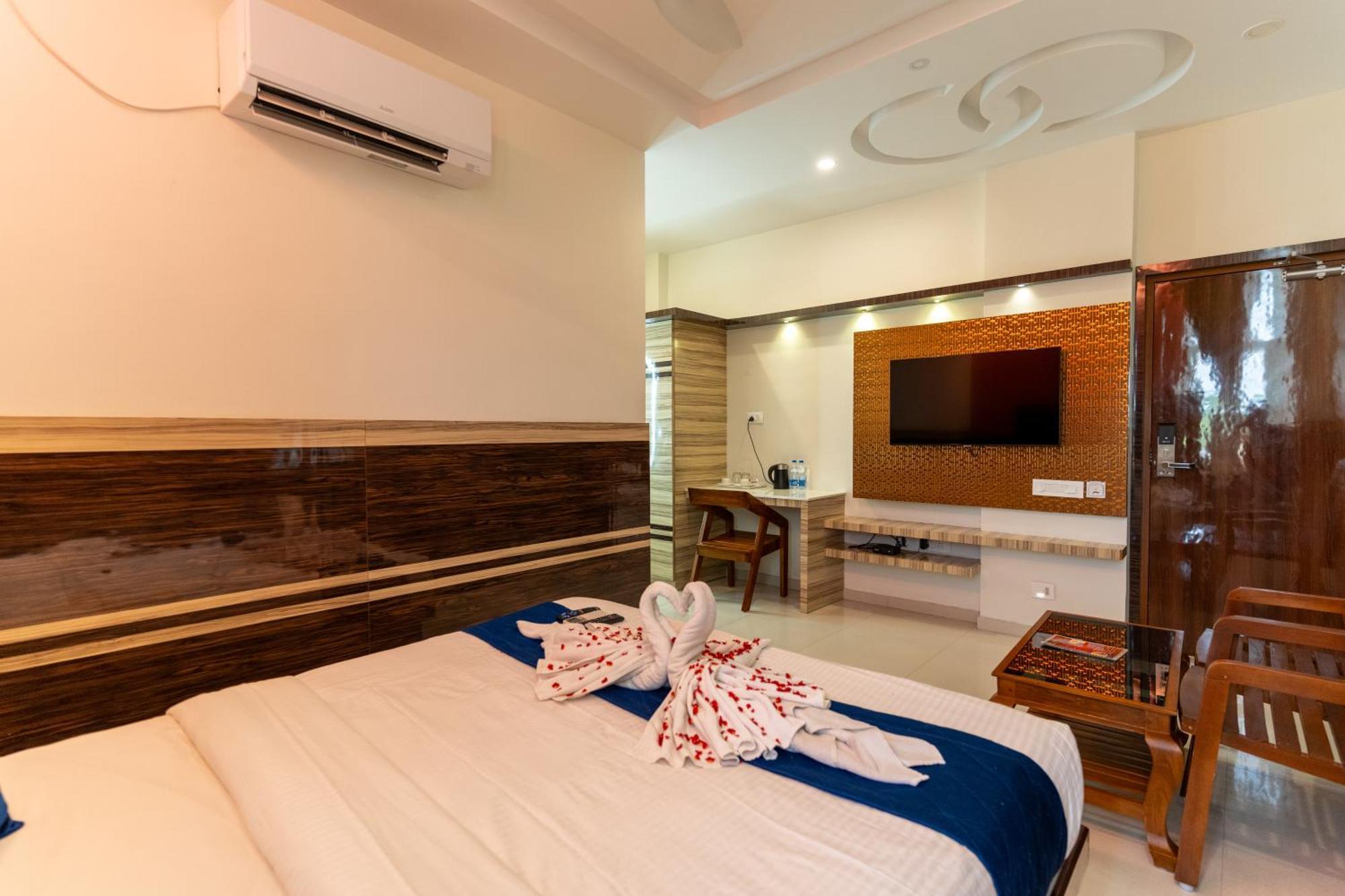 Sree Bharat Residency Hotell Alāndurai Exteriör bild